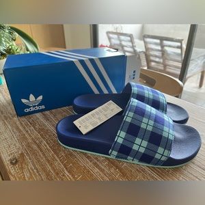 Brand new Adidas Originals Adilette Trefoil slides. Mens US/UK 9. #GW6093